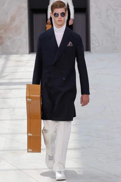 Look 38